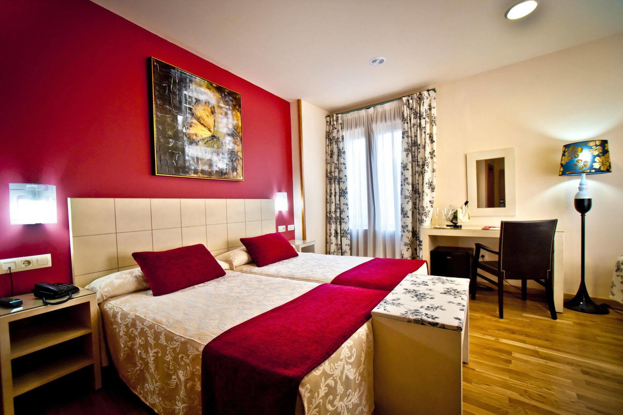 Hotel Condes De Castilla เซโกเวีย ภายนอก รูปภาพ