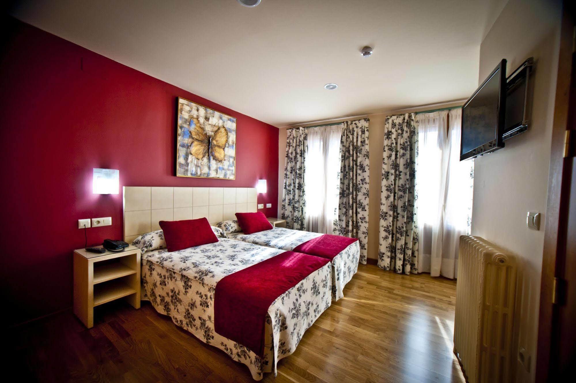 Hotel Condes De Castilla เซโกเวีย ภายนอก รูปภาพ